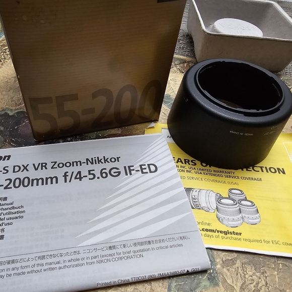Nikon AF-S DX 55-200mm f/4-5.6 G ED Auto Focus-S DX Nikkor Zoom Lens - Picture 7 of 9